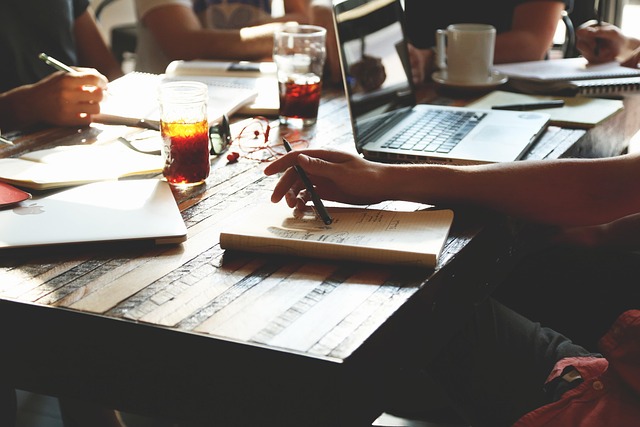 Contrefaçon en ligne : comment protéger sa marque sur internet